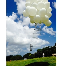 אקרובטיקה באוויר בלעדי בענק הבלונים