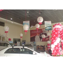 עיצוב סניפי טויוטה בבלוני ענק 