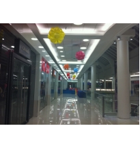 עיצוב קניון ,מתחם קניות בכדורי בלונים 